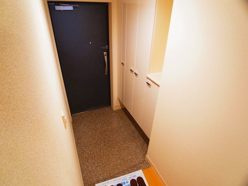 レジディア東松戸 玄関