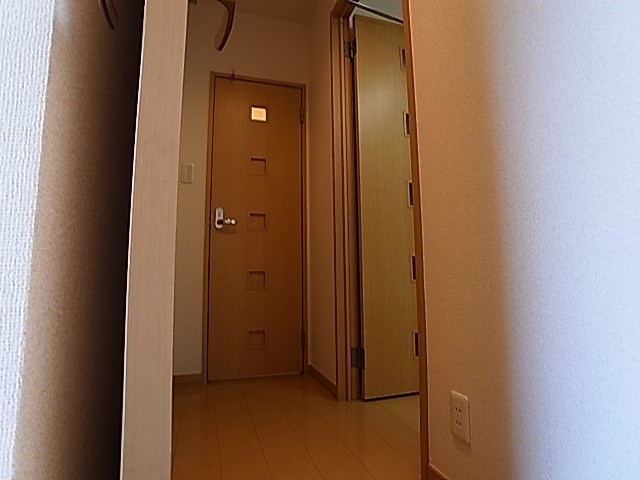 ローズコート宝町 玄関