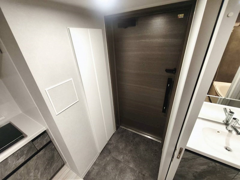 ルミーク北千住 玄関