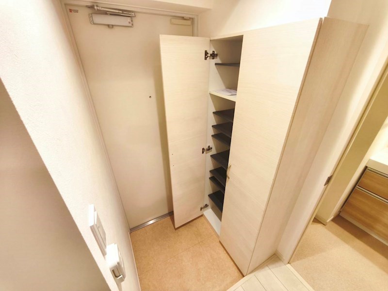 リブリ・レジデンス三ノ輪  玄関