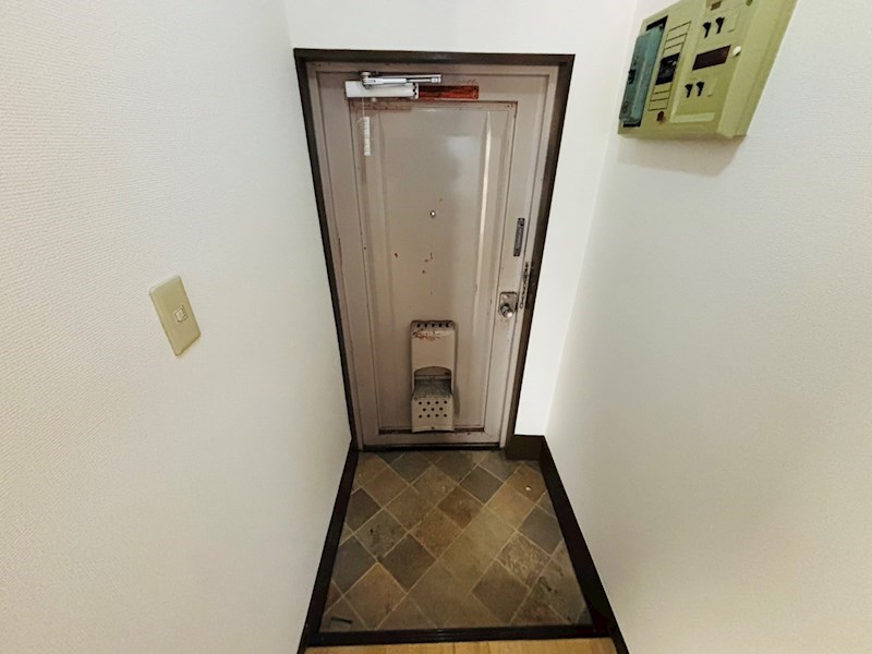 スドウビル 玄関