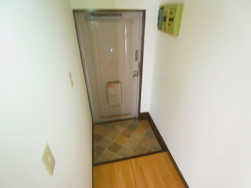 スドウビル 玄関