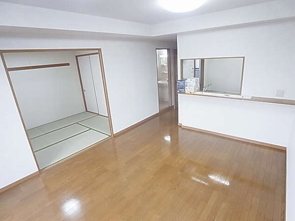 インシュランスビル12 リビング