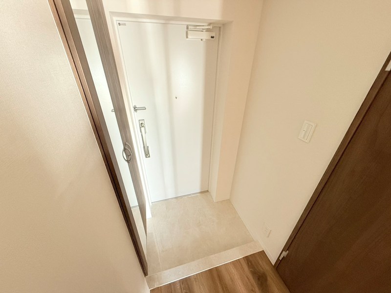 gute　Wohnung　北千住 玄関