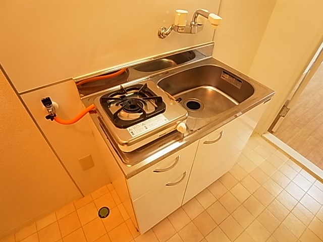 リバージュ北綾瀬 キッチン