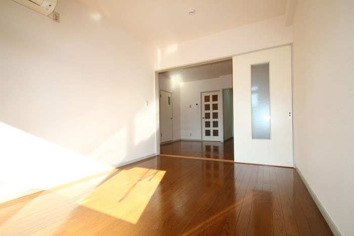 フラワーフィールドマンション リビング