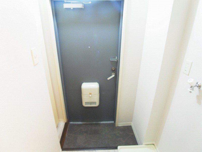 パルテノン綾瀬 玄関