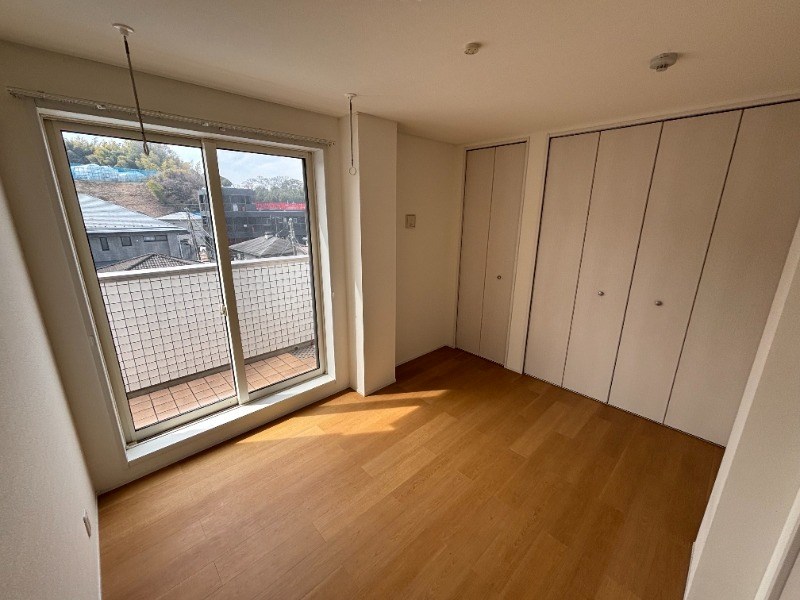 ファミリア一番館 ベッドルーム