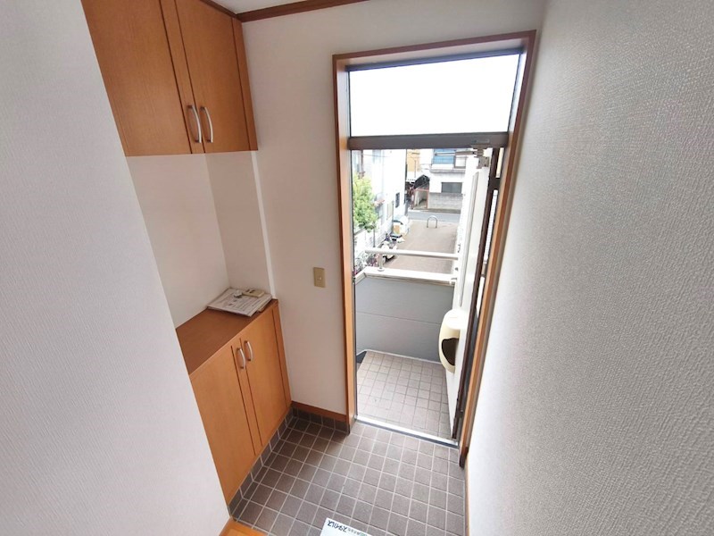 アーバングレース弐番館 玄関