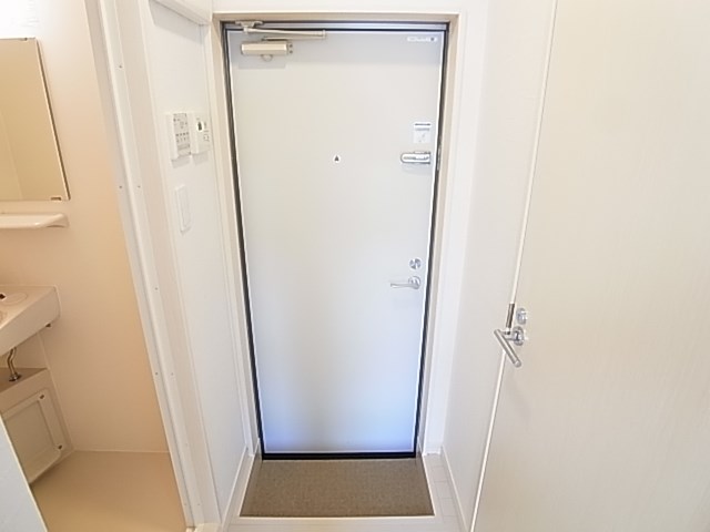 メゾン　ド　スリール 玄関