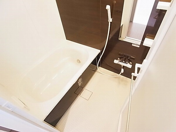 ボワ・デ・コガネ 風呂画像