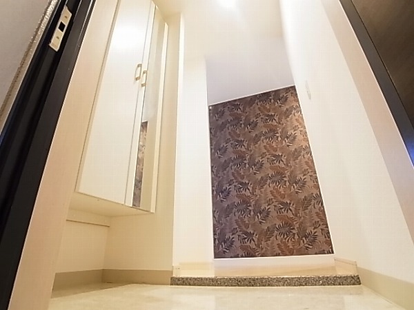 トレランス 玄関