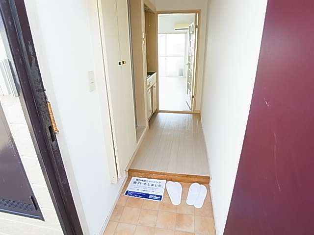 ゼフィランサス五香 玄関