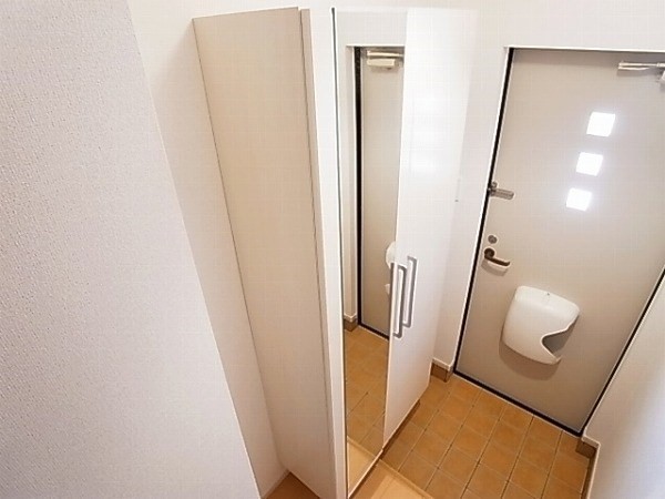 カーサ・プラシード  玄関