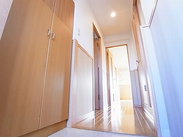 クレストガーデン南柏 玄関