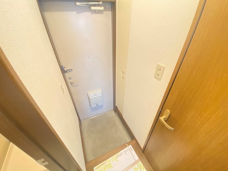 メゾンアリュール 玄関