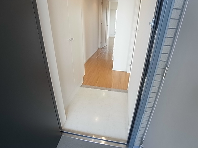 イルジェールヴィラ 玄関