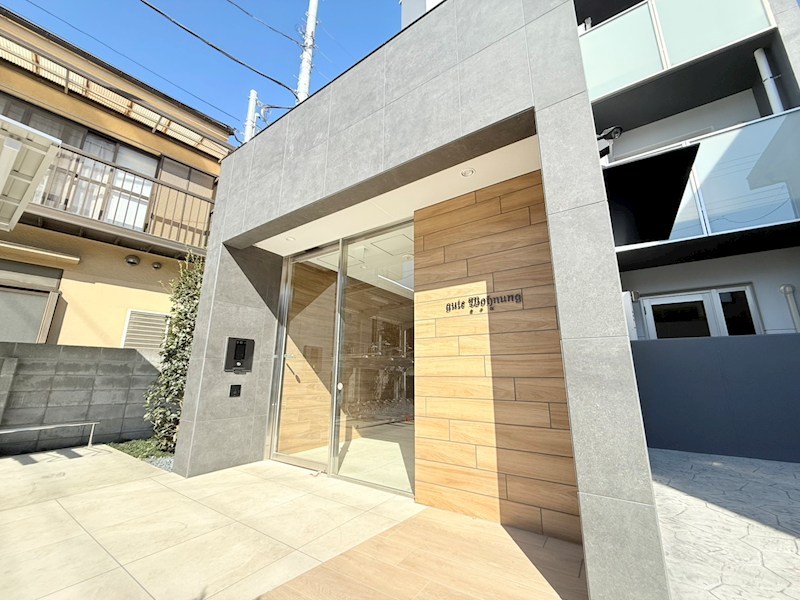 gute　Wohnung　北千住 エントランス
