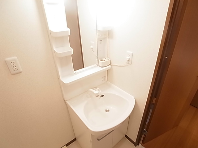 エスティーヌ・ユウ その他2