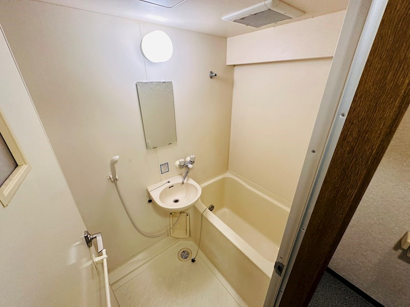 モアウイング 風呂画像