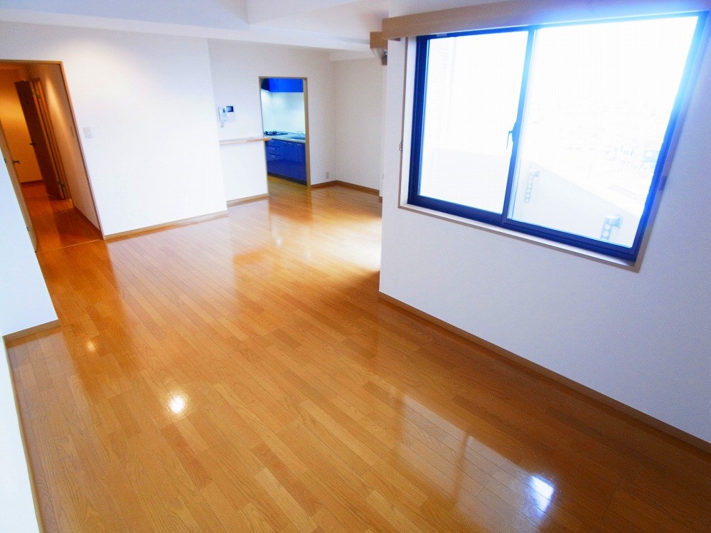 コンフィール西新井AP  リビング