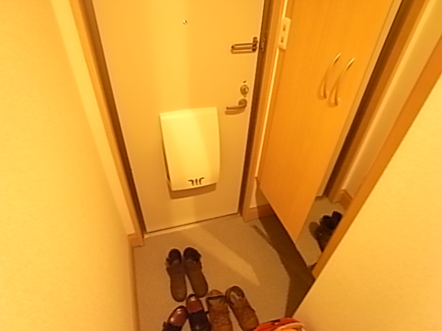 メゾンリッシュB 玄関