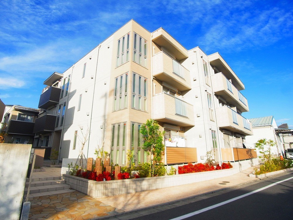 クレール　ド　ルネ 外観写真