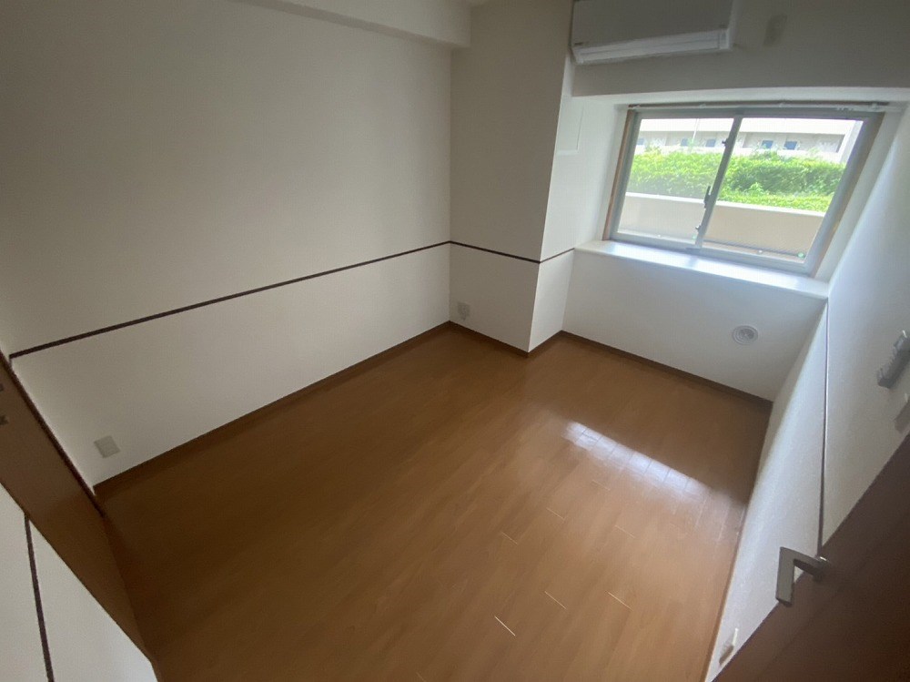 ロイヤルパークス新田 ベッドルーム