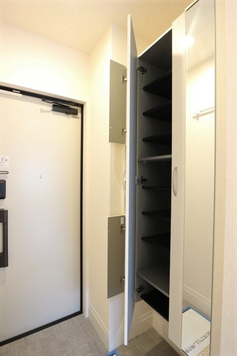 アンソレイエ　A棟 玄関