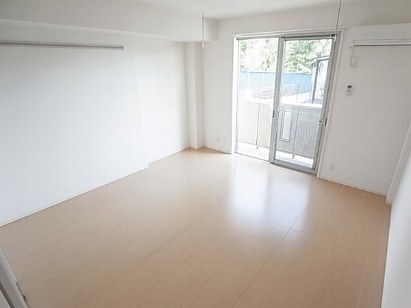 ロイヤルフレア・Ｍ ベッドルーム