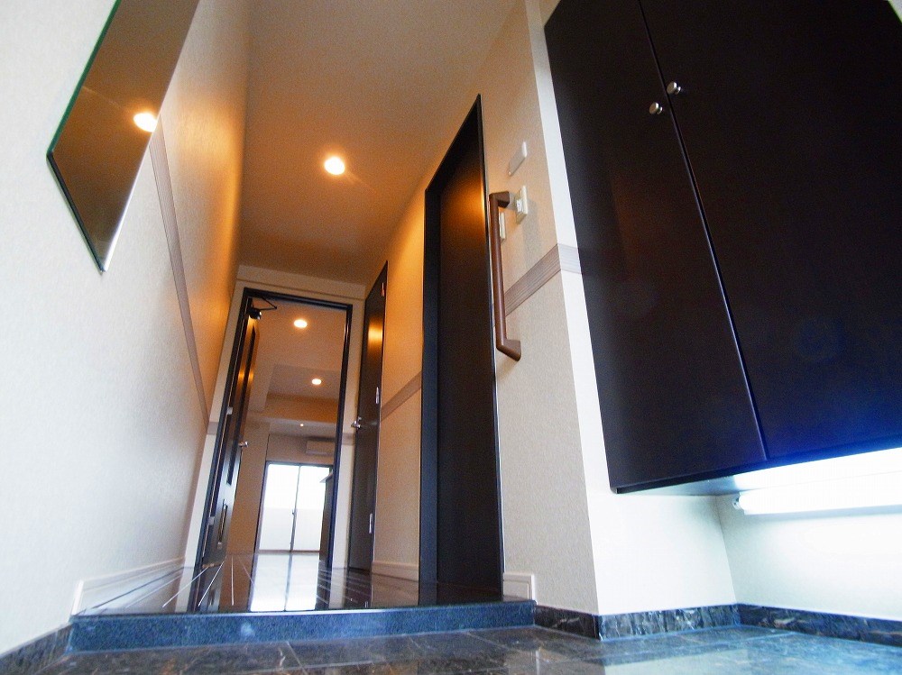 ロイヤルパークス西新井 玄関