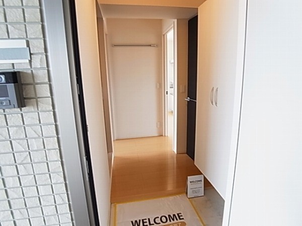 エクレールＢ 玄関