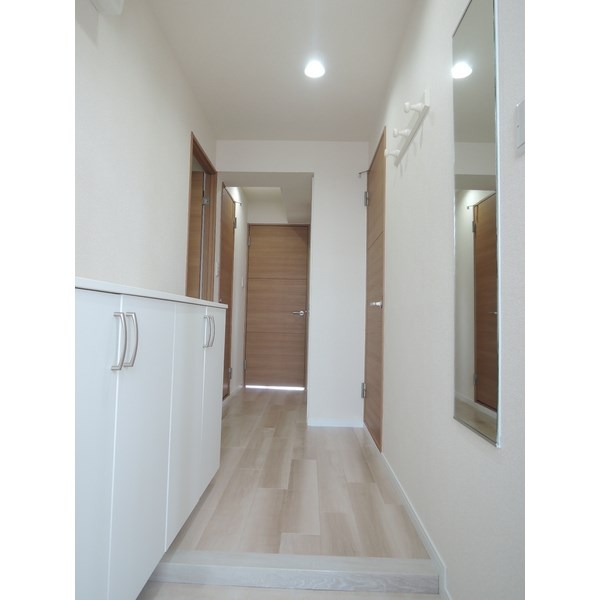 第一スカイハイツ足立 玄関