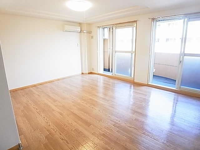 グローリーパレス リビング