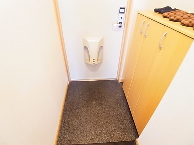 グローリーパレス 玄関