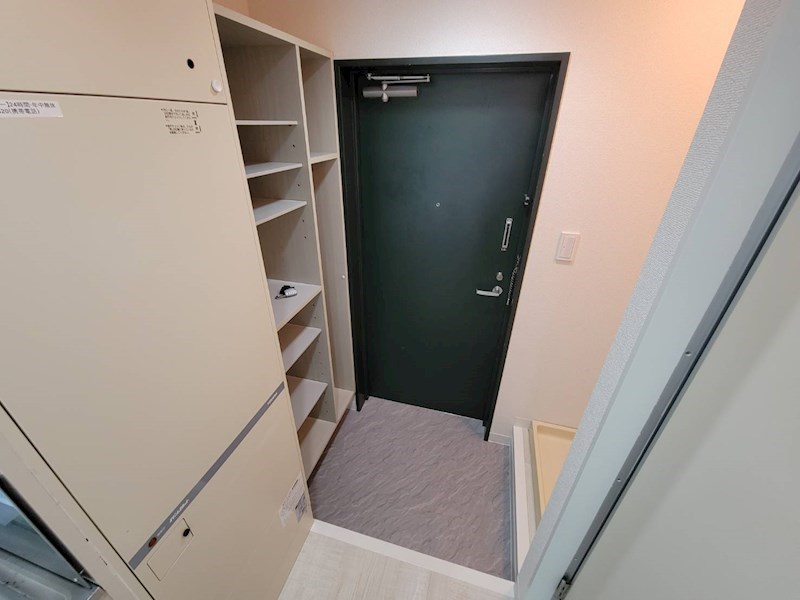 クレセントコート柏 玄関