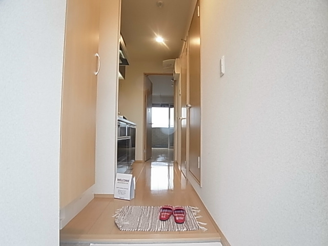 グランドソレーユＢＡＢＡⅢ 玄関