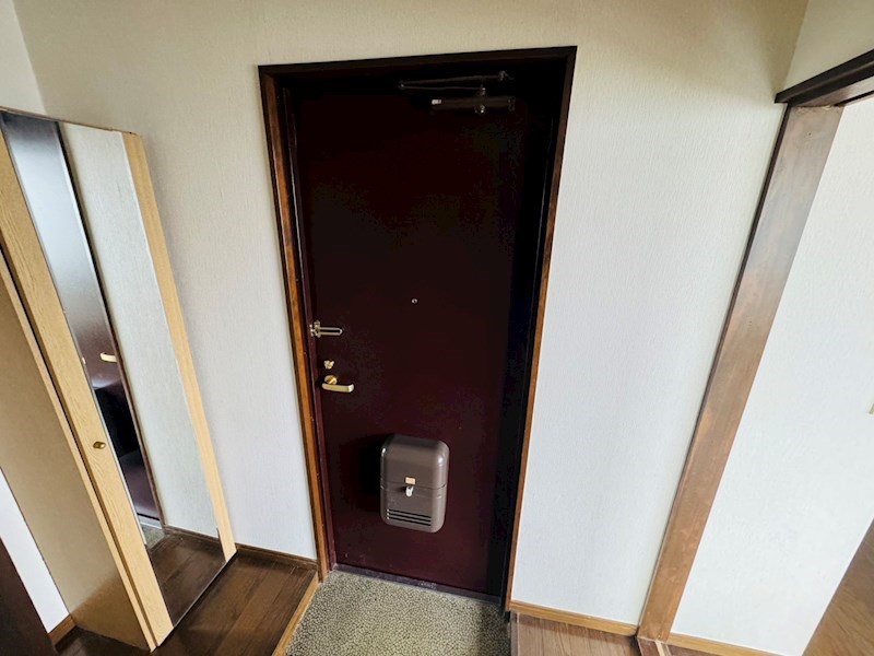 誠厚ビル 玄関