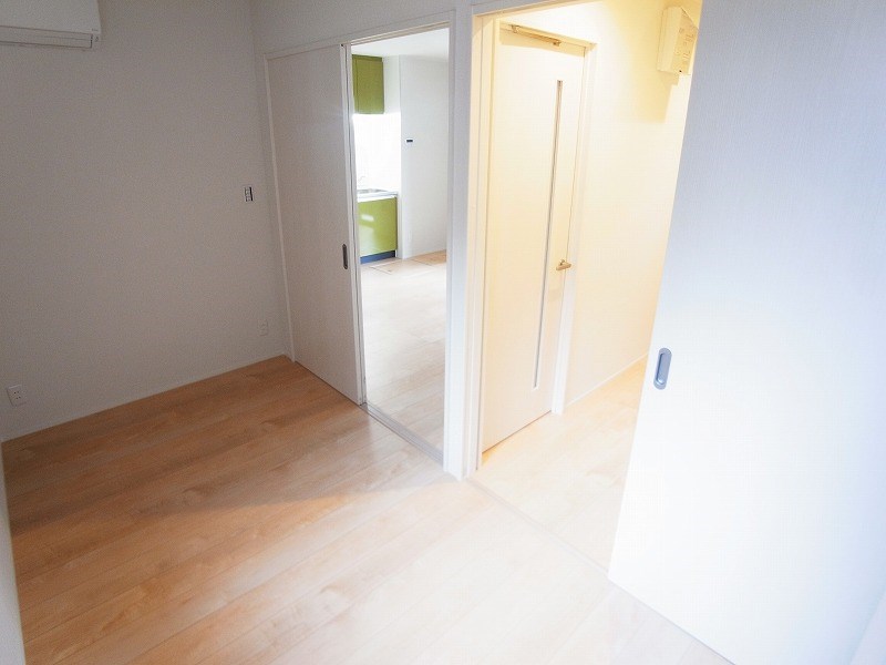 パーシモン ベッドルーム