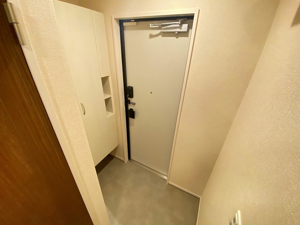 アンジュール新田 玄関