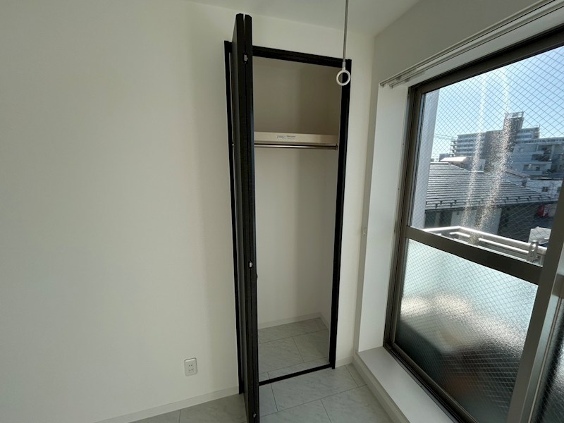 クリスタル綾瀬 その他3