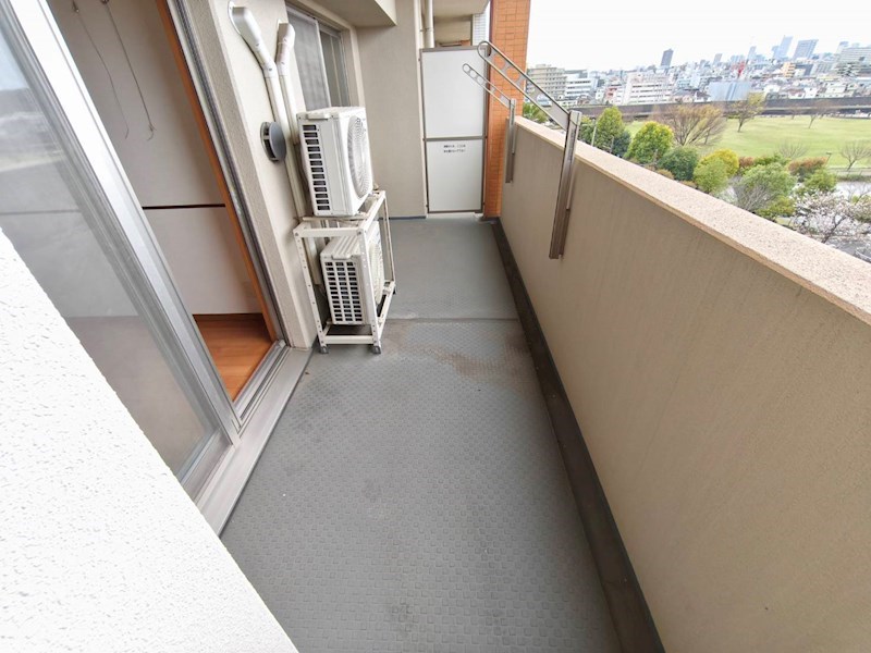 ロイヤルパークス新田 ベランダ