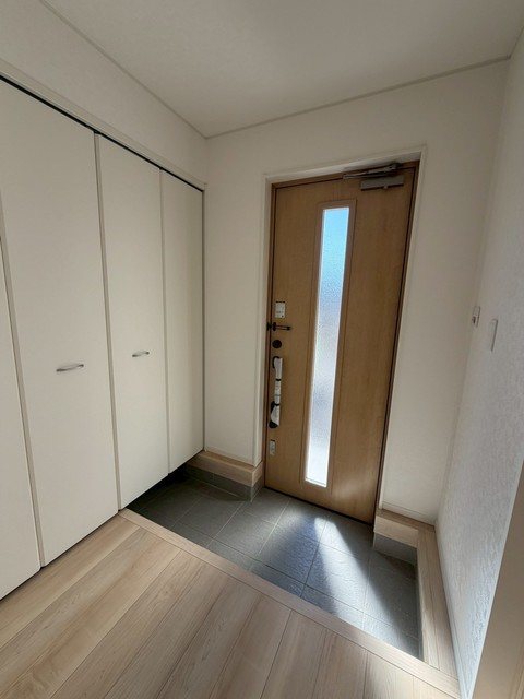 クレイドルガーデン柏市花野井第１０　1号棟 玄関