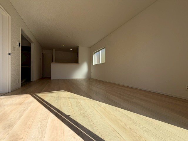 クレイドルガーデン柏市花野井第１０　2号棟  リビング