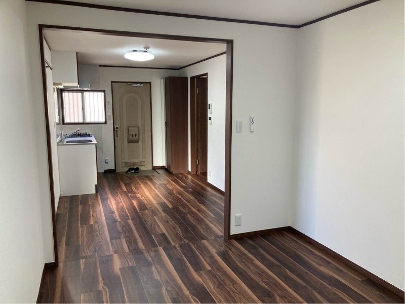 メゾンリバーサイド 玄関