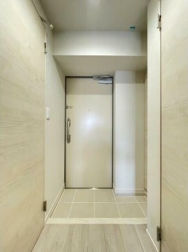 アルファコート梅島 玄関