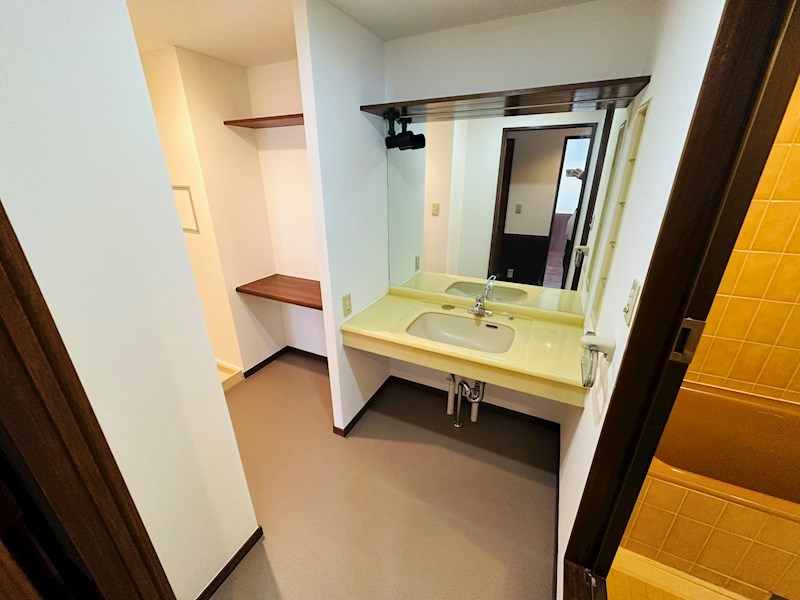 綾東ヴィレッジ弐番館 洗面所