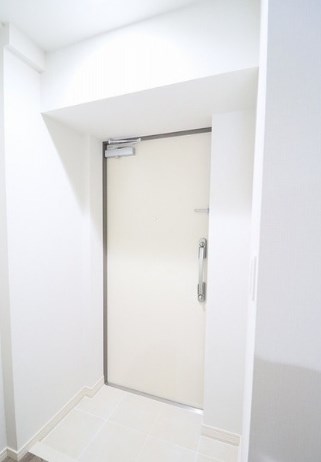 アルファコート五反野 玄関