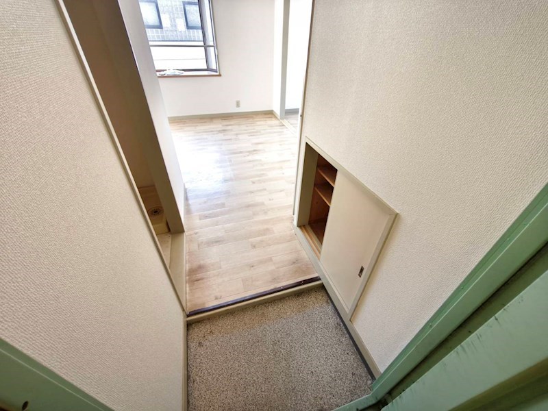 第１３９新井ビル 玄関