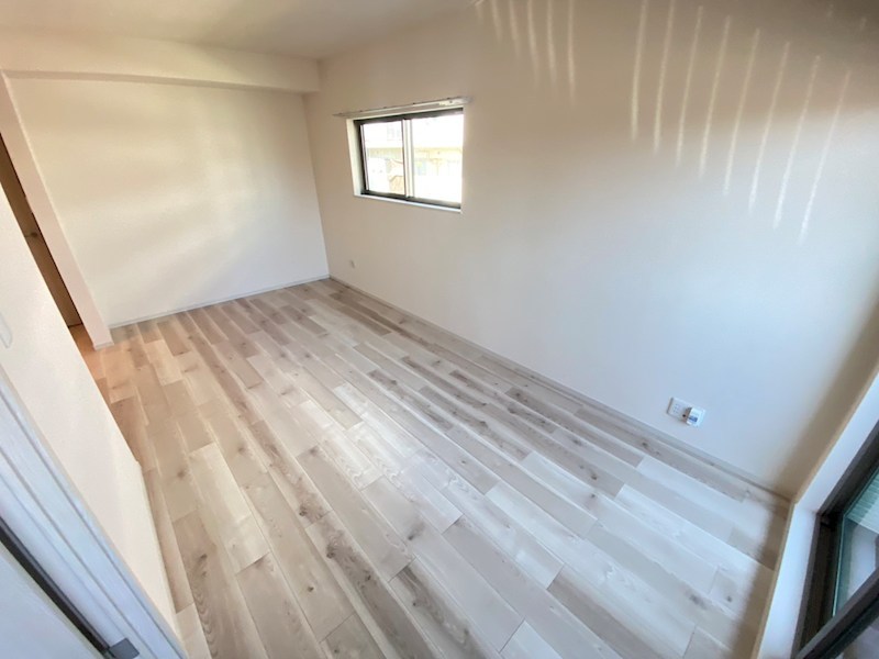 Ｌｅ　ＳＯＬＥＩＬ（ル・ソレイユ） リビング